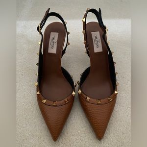 NWT Valentino Brown Rockstud Slingback Heels